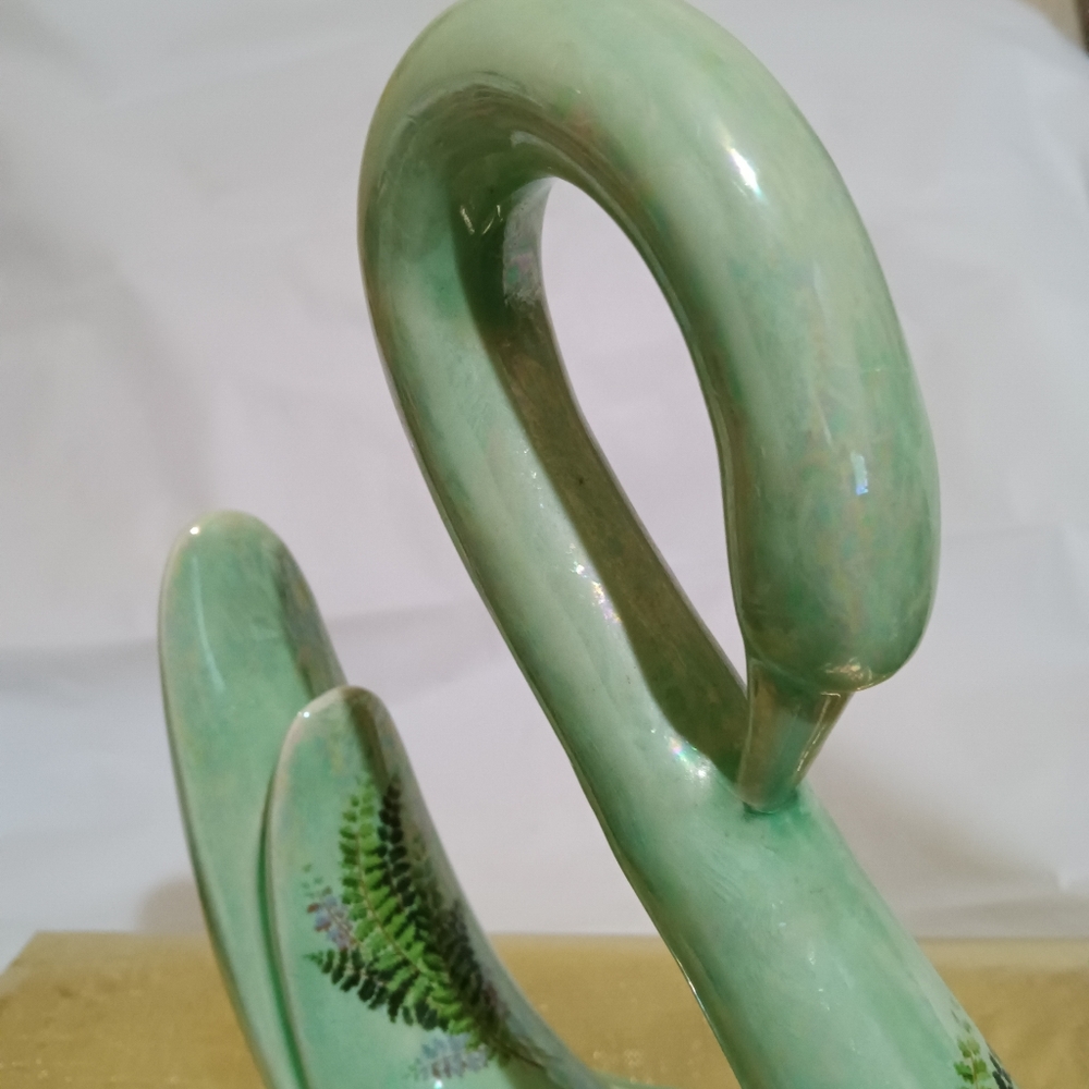 Iridescent green ceramic swan figurine - Picture 3 of 11